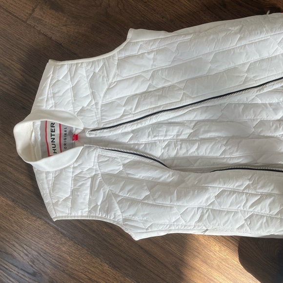 Hunter Quilted White Vest size Medium EUC - Picture 4 of 10